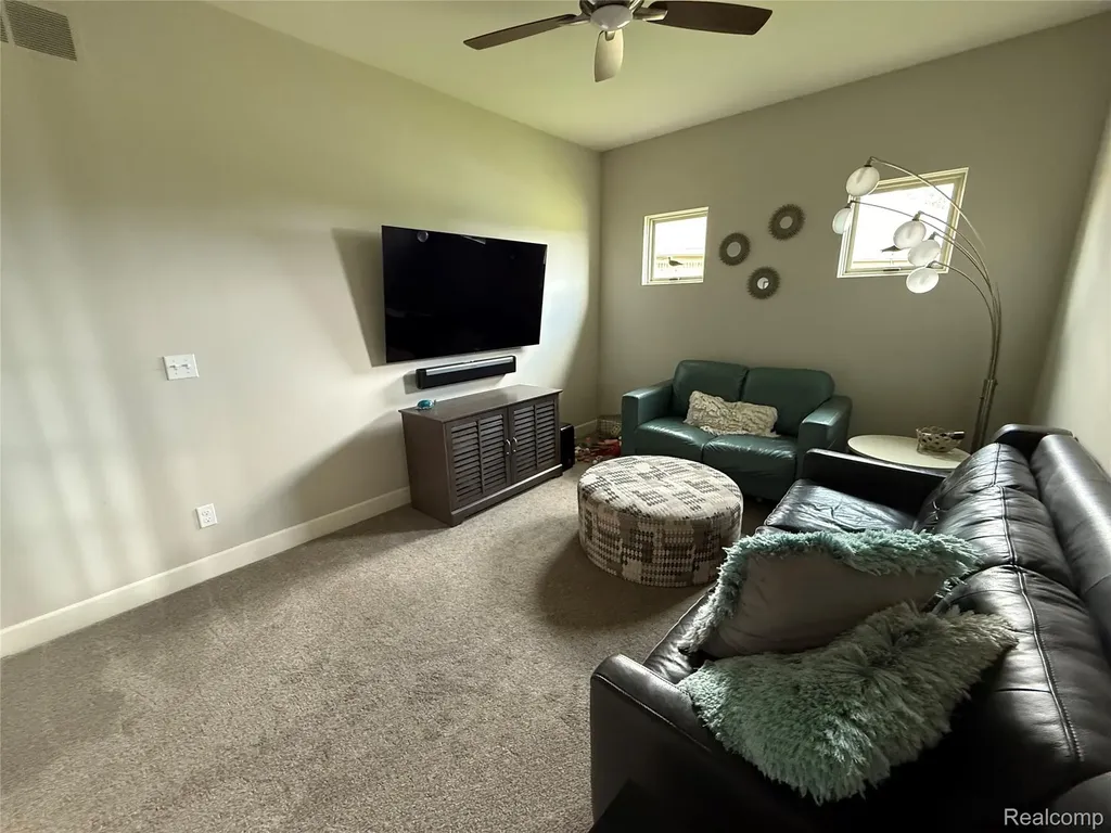 58626 Valley View Drive Washington Township MI 48094