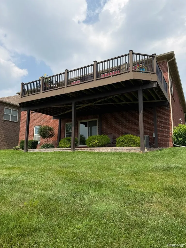 58626 Valley View Drive Washington Township MI 48094
