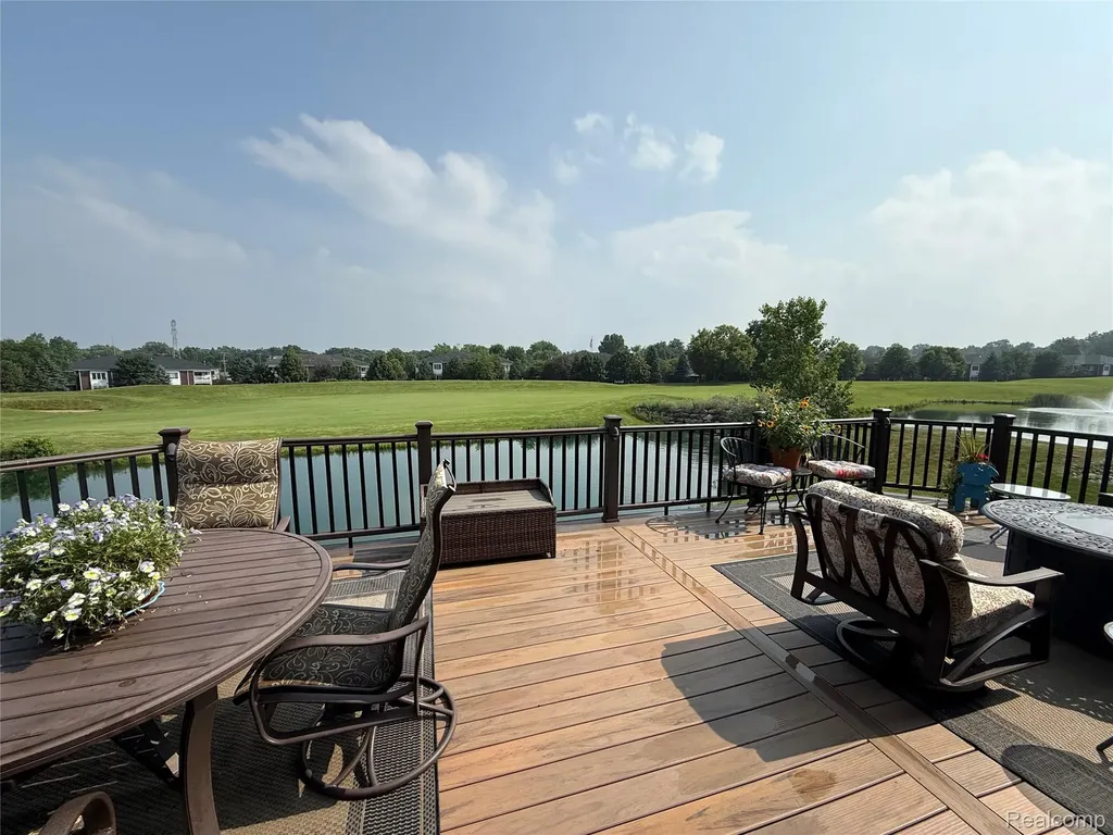 58626 Valley View Drive Washington Township MI 48094