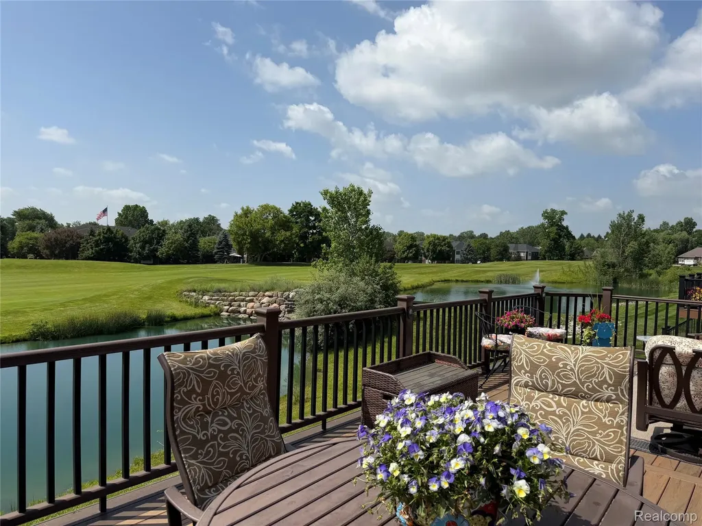 58626 Valley View Drive Washington Township MI 48094