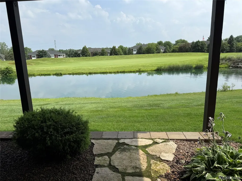 58626 Valley View Drive Washington Township MI 48094