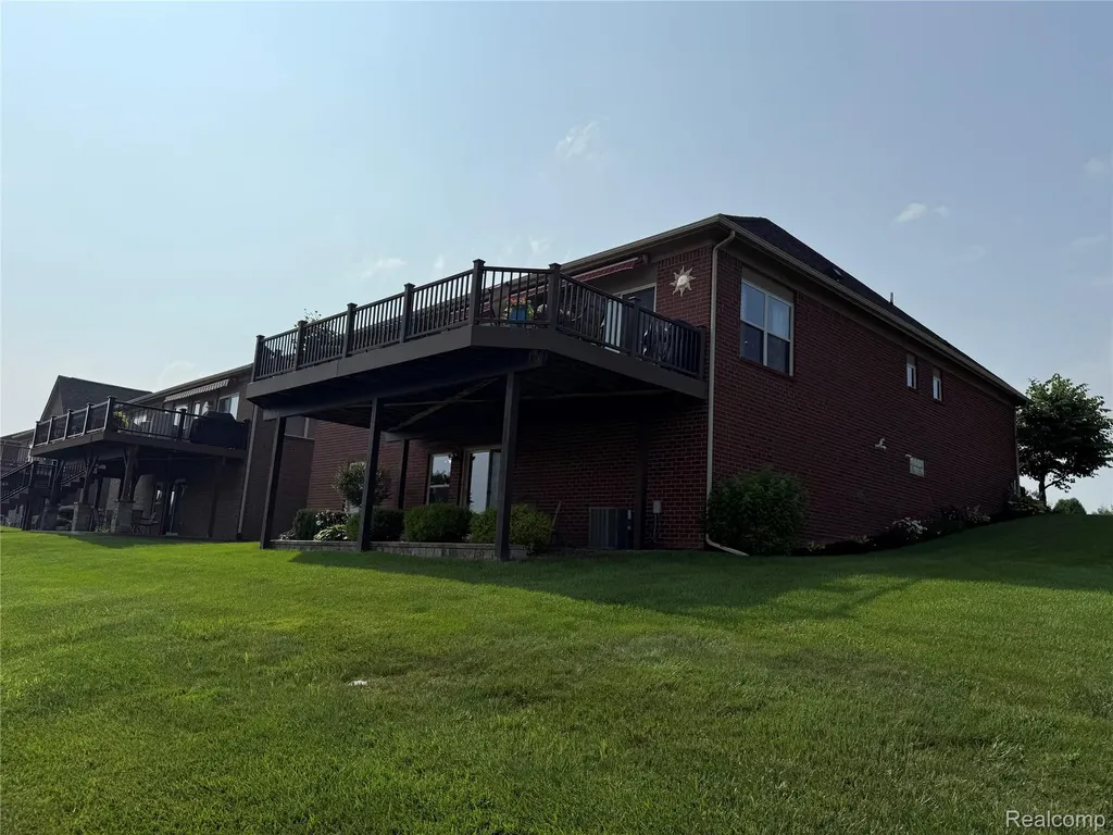 58626 Valley View Drive Washington Township MI 48094