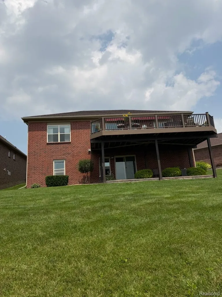58626 Valley View Drive Washington Township MI 48094