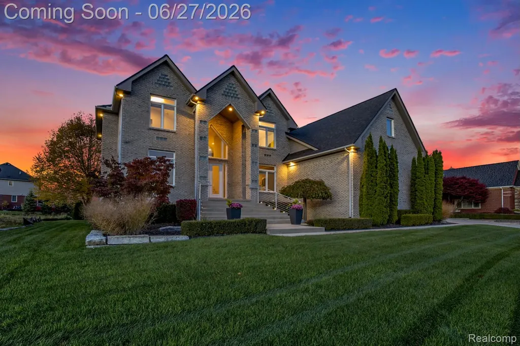 6535 Pond Drive Washington Township MI 48094