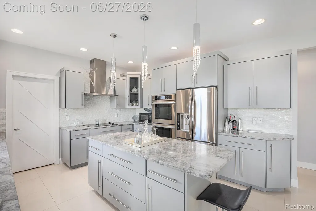6535 Pond Drive Washington Township MI 48094