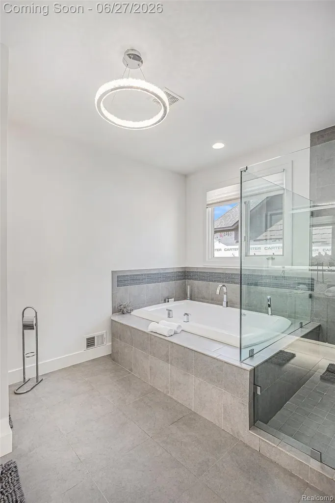 6535 Pond Drive Washington Township MI 48094