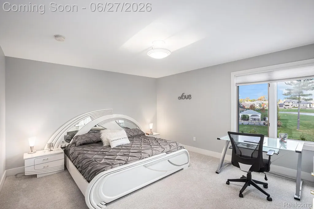 6535 Pond Drive Washington Township MI 48094