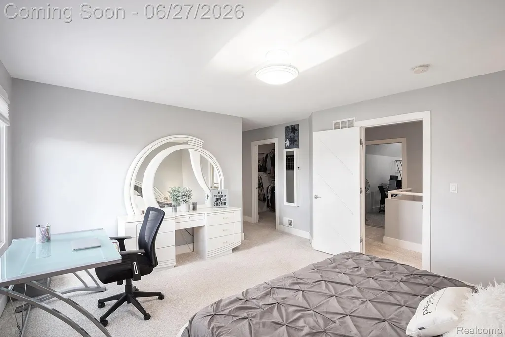 6535 Pond Drive Washington Township MI 48094
