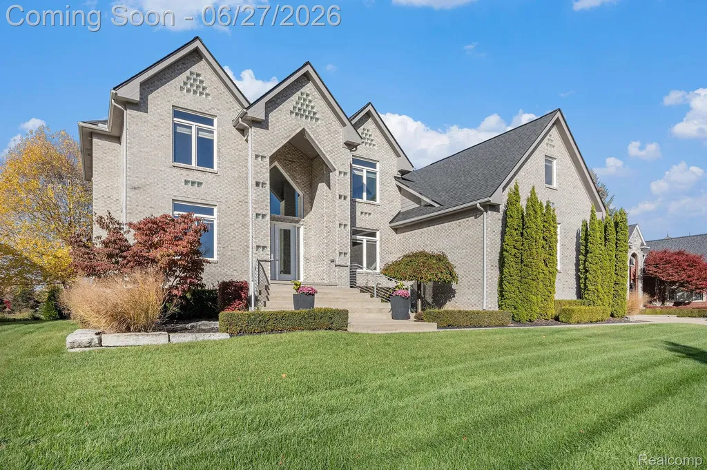 6535 Pond Drive Washington Township MI 48094