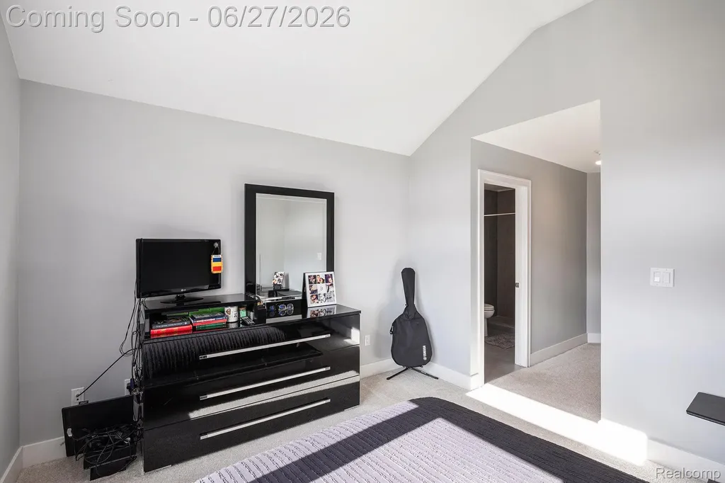 6535 Pond Drive Washington Township MI 48094
