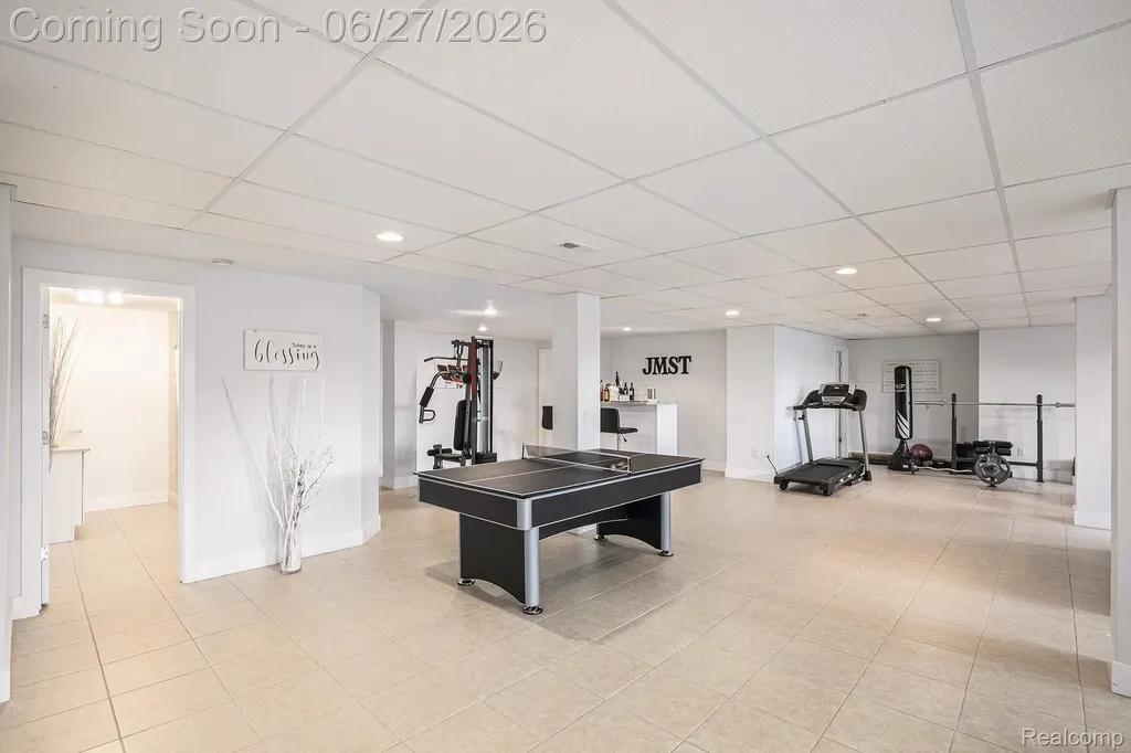 6535 Pond Drive Washington Township MI 48094