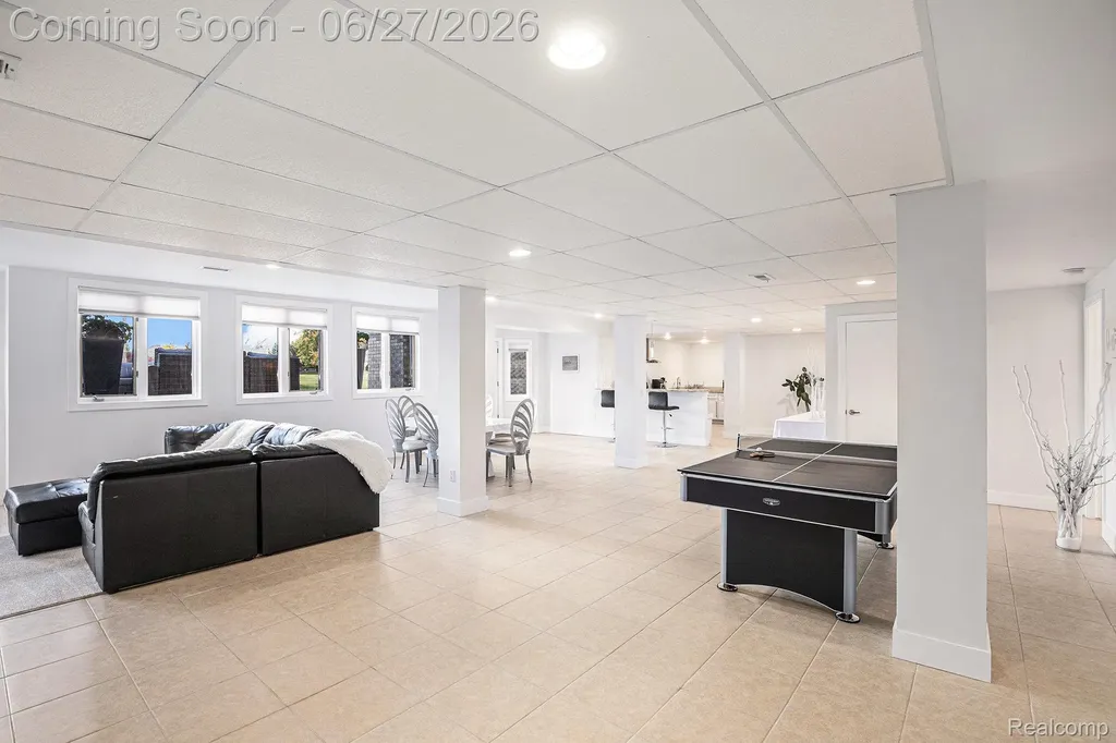 6535 Pond Drive Washington Township MI 48094