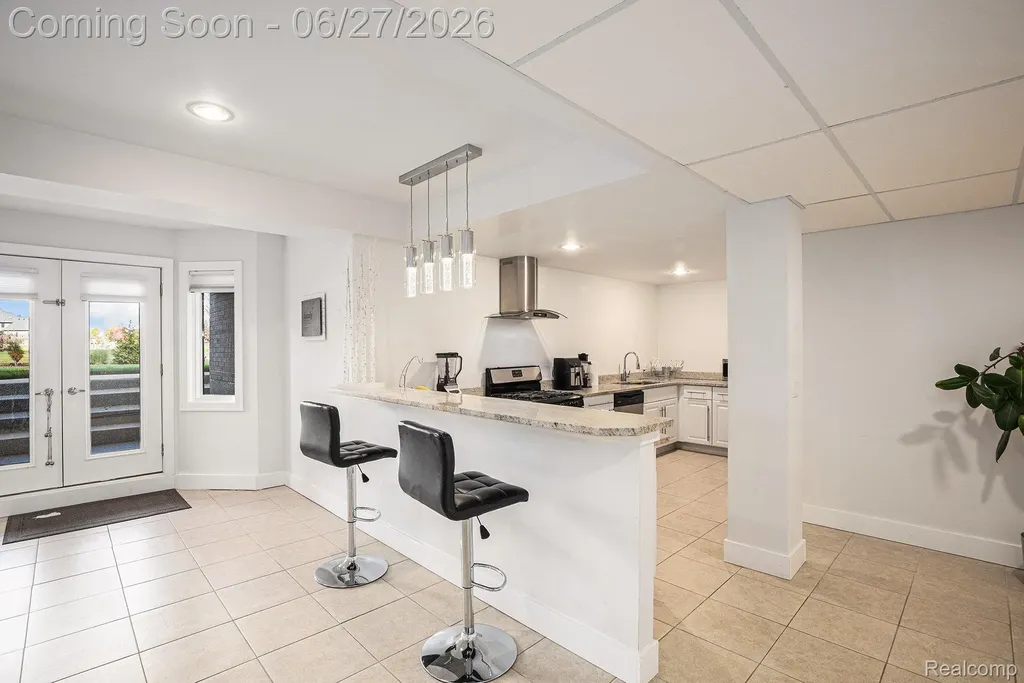 6535 Pond Drive Washington Township MI 48094