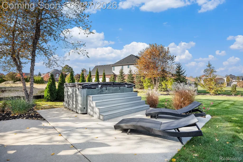 6535 Pond Drive Washington Township MI 48094