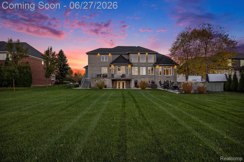 6535 Pond Drive Washington Township MI 48094