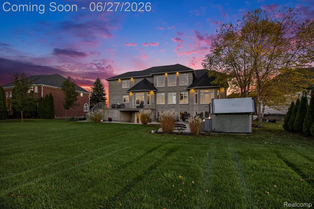 6535 Pond Drive Washington Township MI 48094