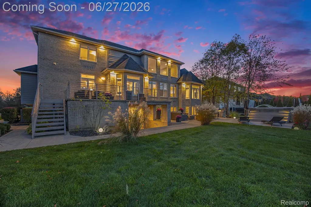 6535 Pond Drive Washington Township MI 48094