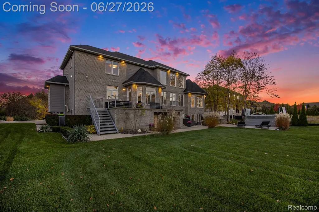 6535 Pond Drive Washington Township MI 48094