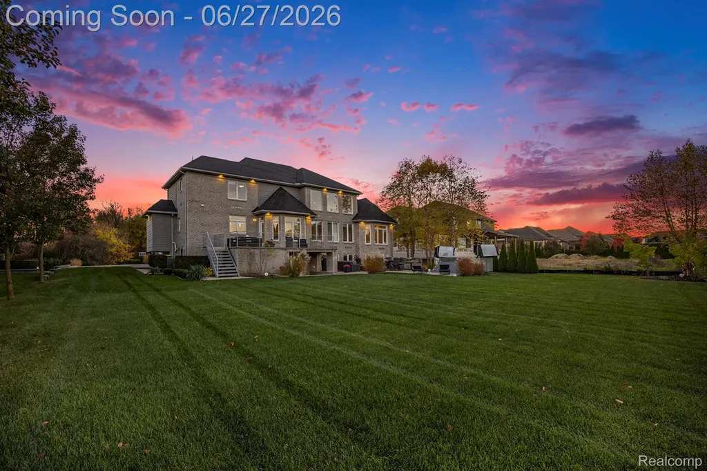 6535 Pond Drive Washington Township MI 48094