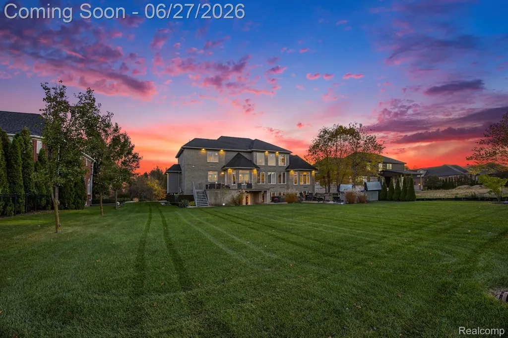 6535 Pond Drive Washington Township MI 48094
