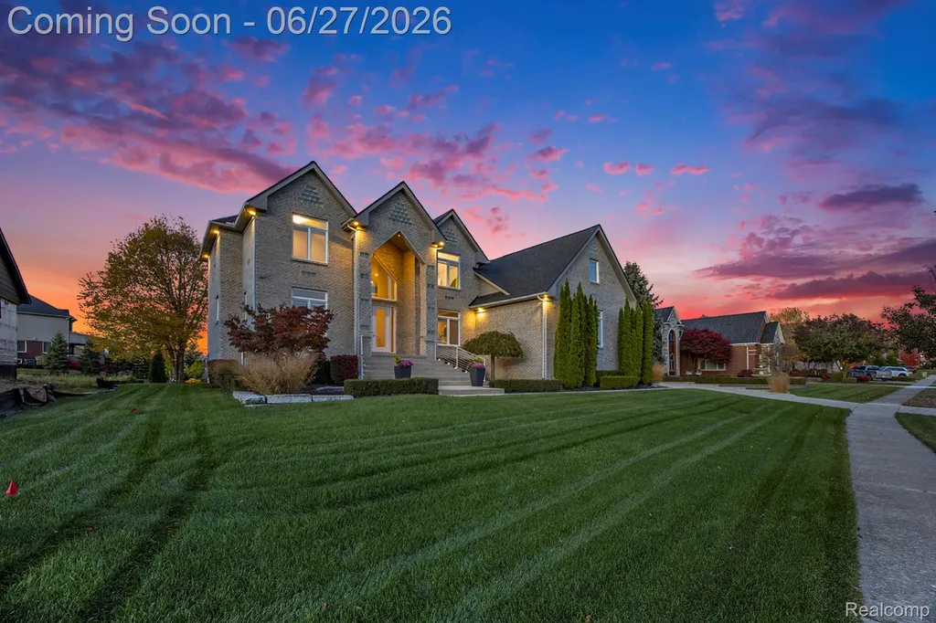 6535 Pond Drive Washington Township MI 48094