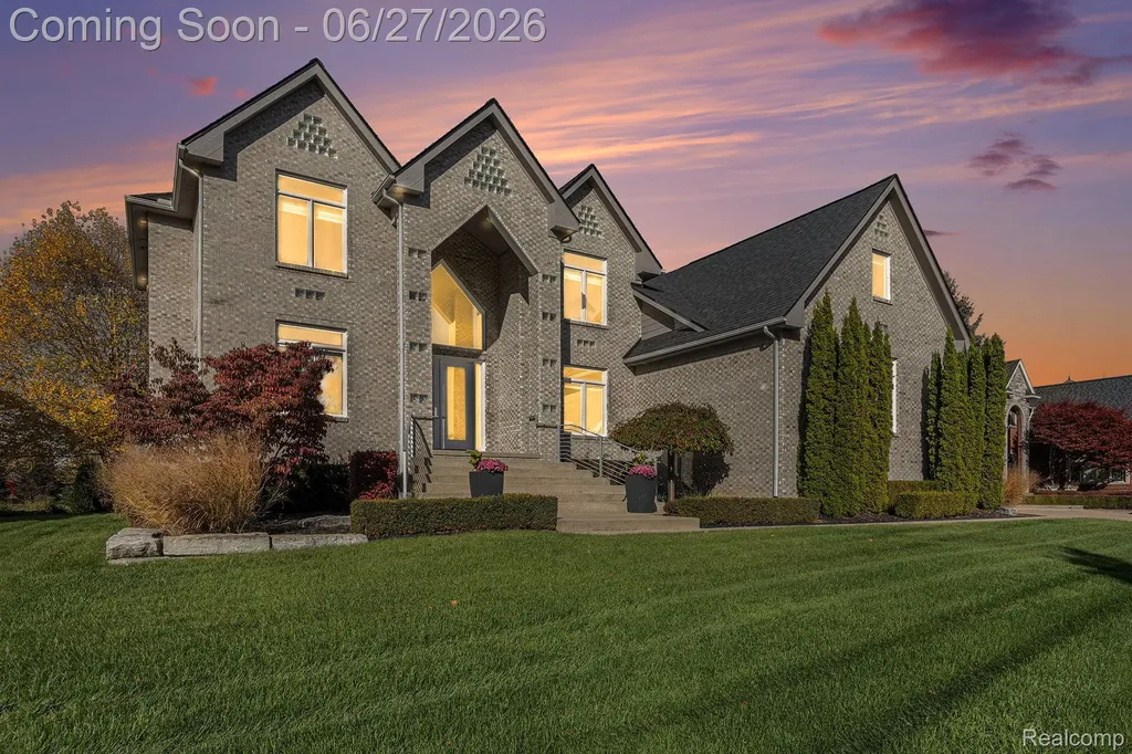 6535 Pond Drive Washington Township MI 48094