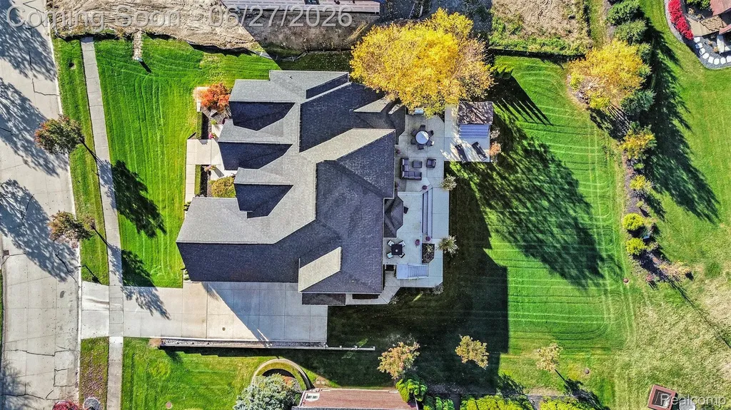 6535 Pond Drive Washington Township MI 48094