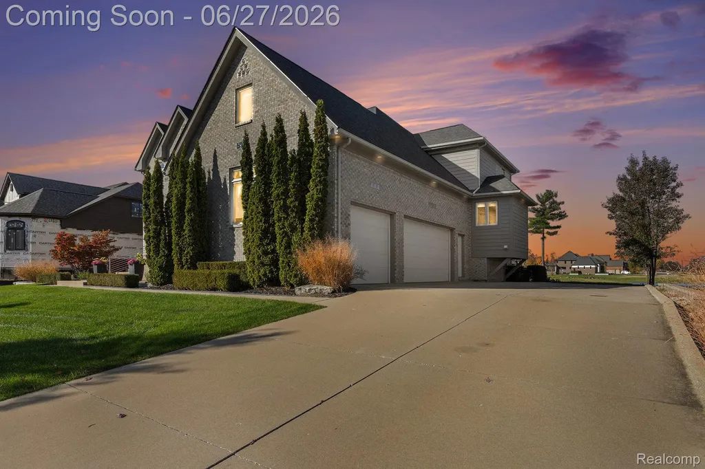 6535 Pond Drive Washington Township MI 48094