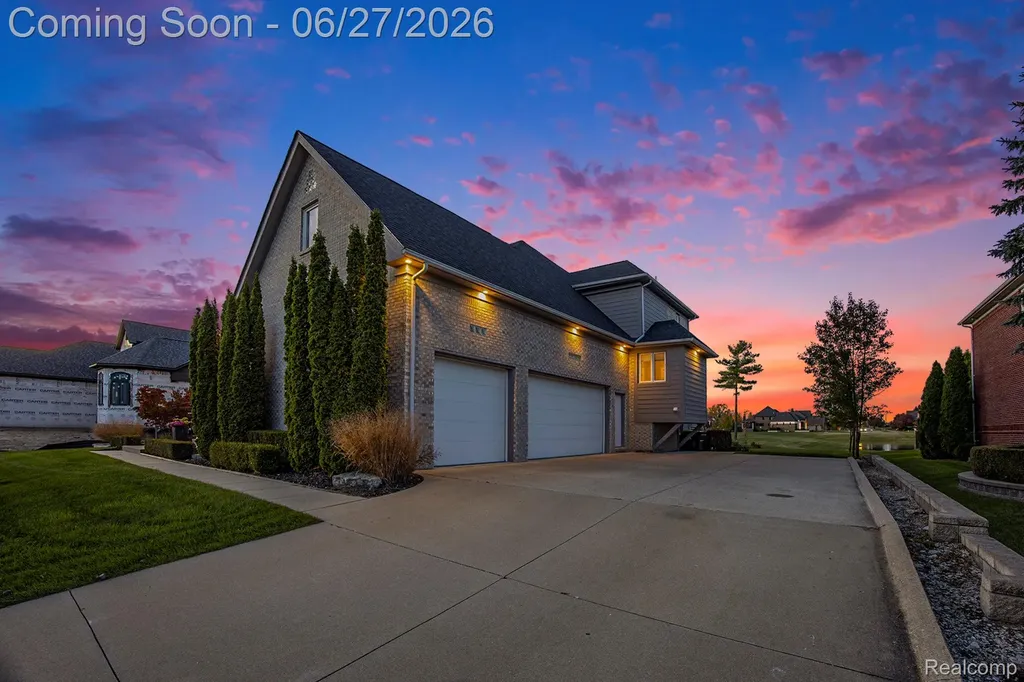 6535 Pond Drive Washington Township MI 48094