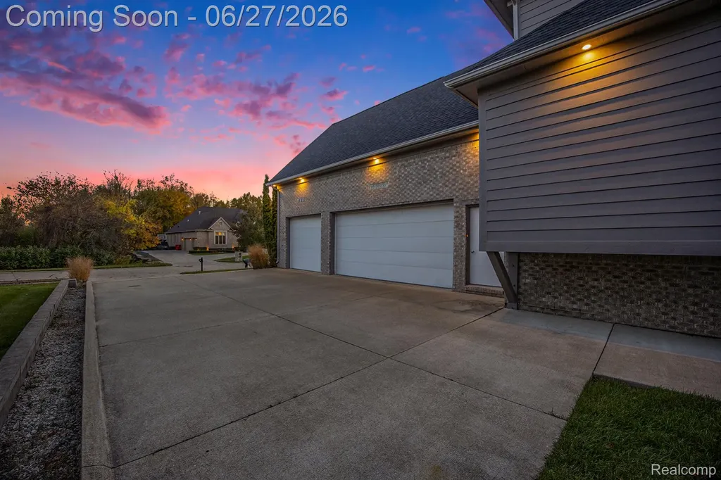 6535 Pond Drive Washington Township MI 48094
