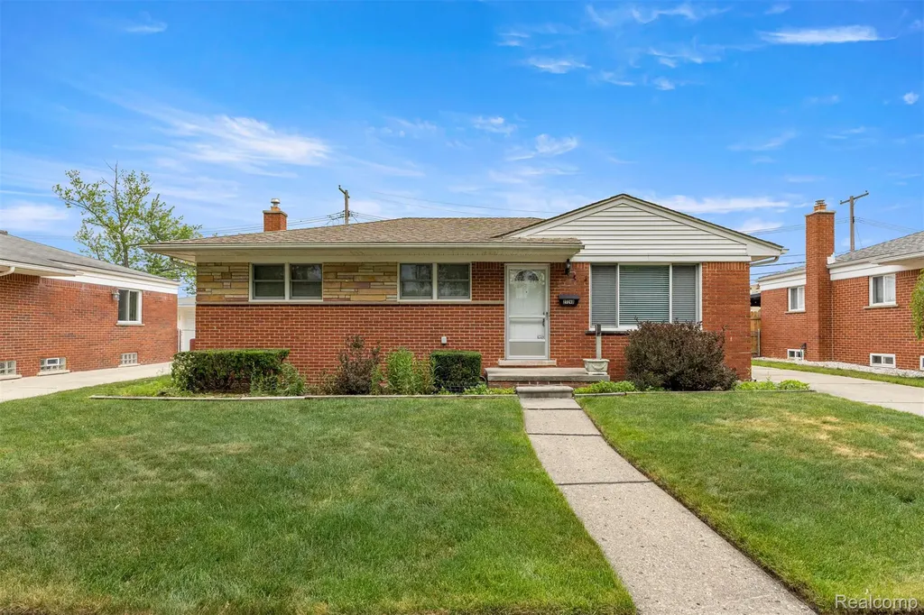27240 W Pleasant Ridge Street Dearborn Heights City MI 48127