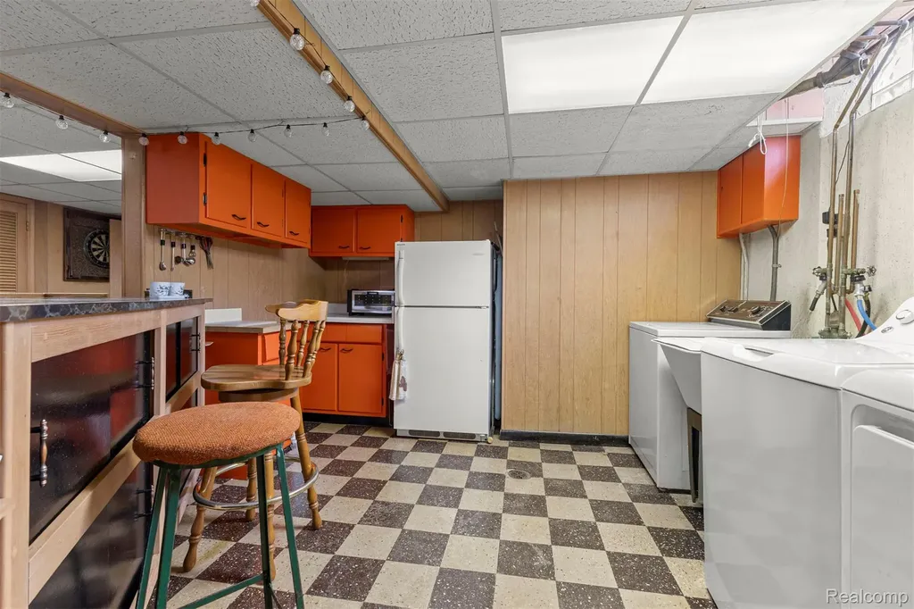 27240 W Pleasant Ridge Street Dearborn Heights City MI 48127