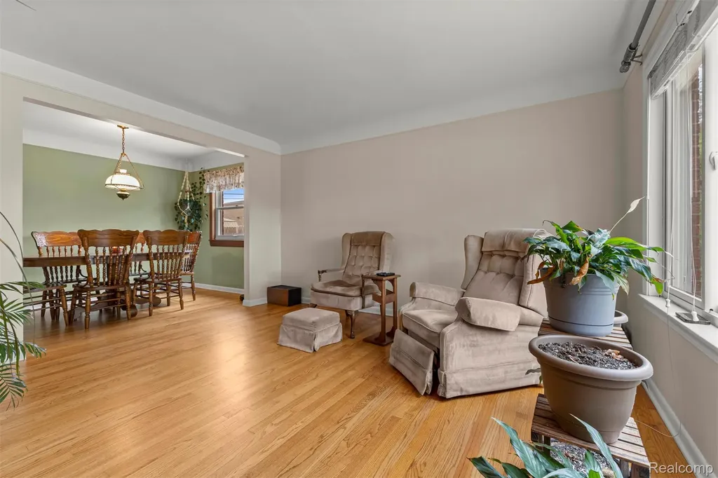 27240 W Pleasant Ridge Street Dearborn Heights City MI 48127