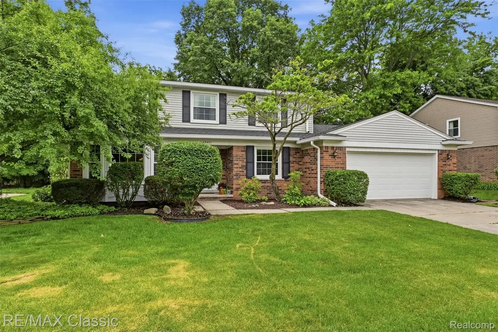45451 Woodleigh Way Plymouth Charter Township MI 48170