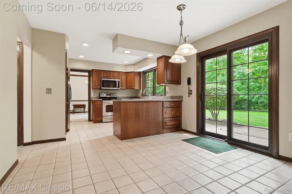 45451 Woodleigh Way Plymouth Charter Township MI 48170