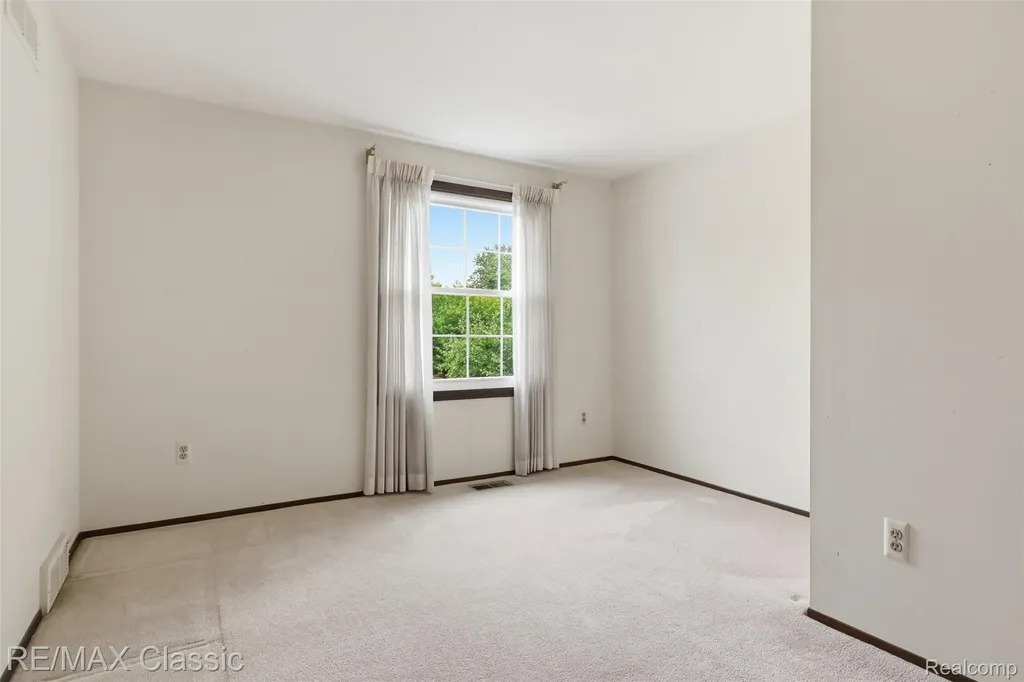 45451 Woodleigh Way Plymouth Charter Township MI 48170