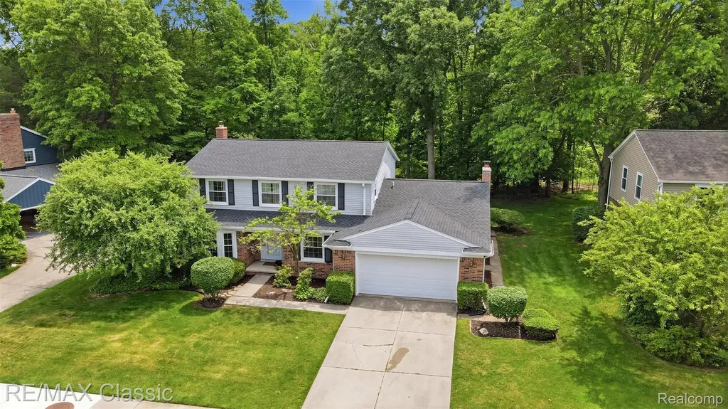 45451 Woodleigh Way Plymouth Charter Township MI 48170
