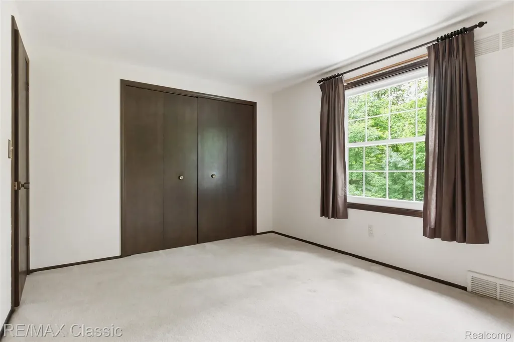 45451 Woodleigh Way Plymouth Charter Township MI 48170