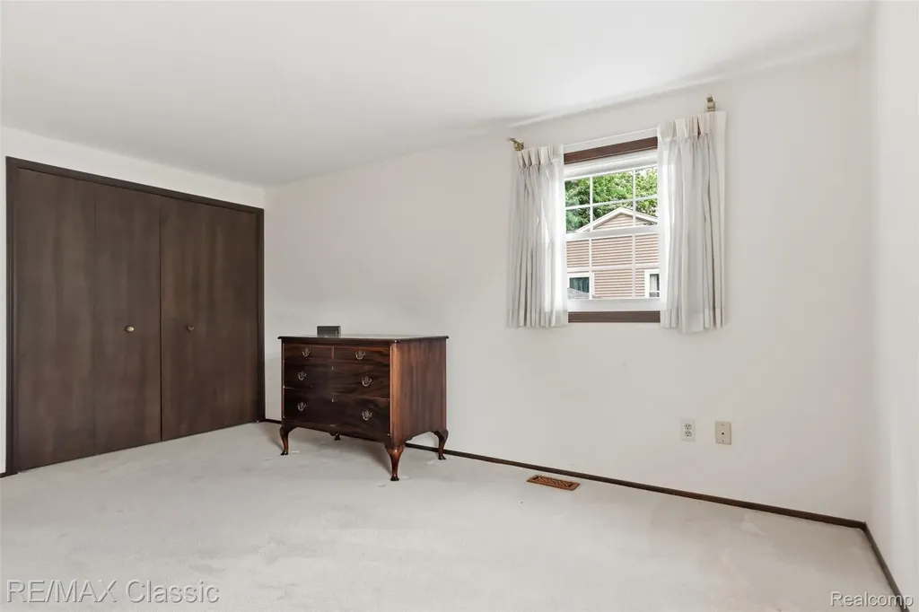 45451 Woodleigh Way Plymouth Charter Township MI 48170