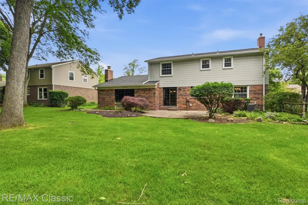 45451 Woodleigh Way Plymouth Charter Township MI 48170