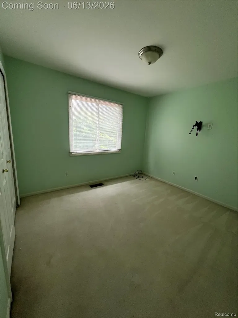 45475 Irvine Drive Novi City MI 48374