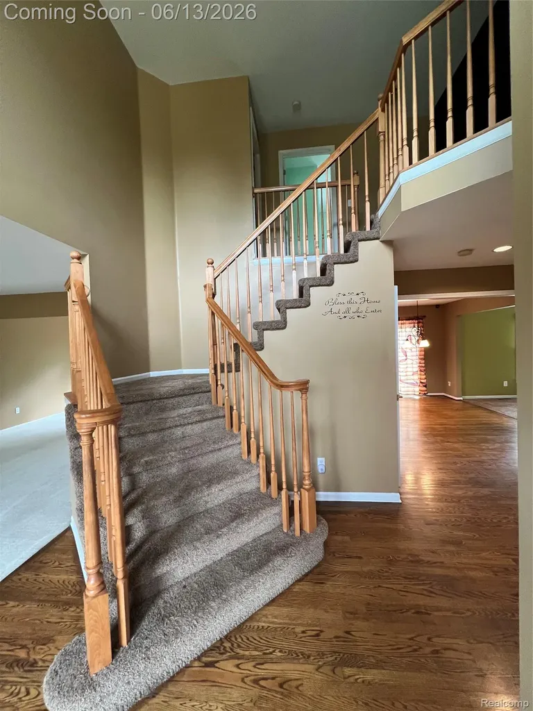 45475 Irvine Drive Novi City MI 48374