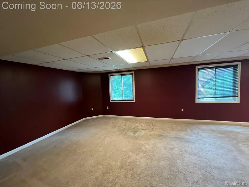 45475 Irvine Drive Novi City MI 48374
