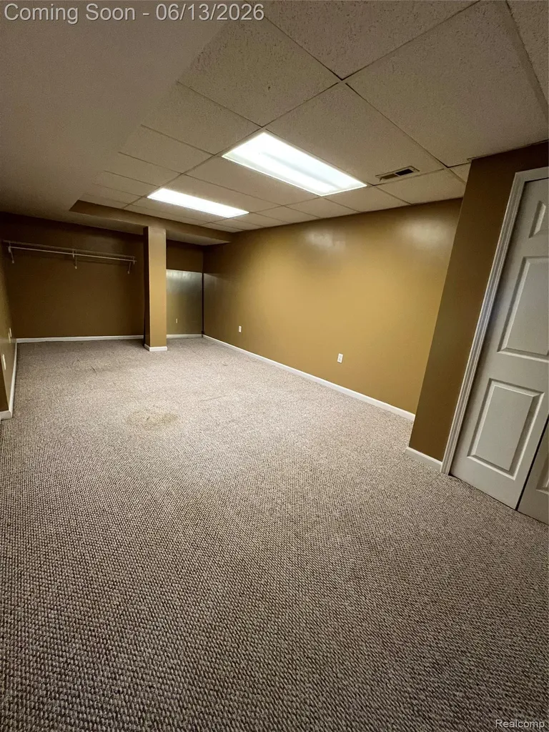 45475 Irvine Drive Novi City MI 48374