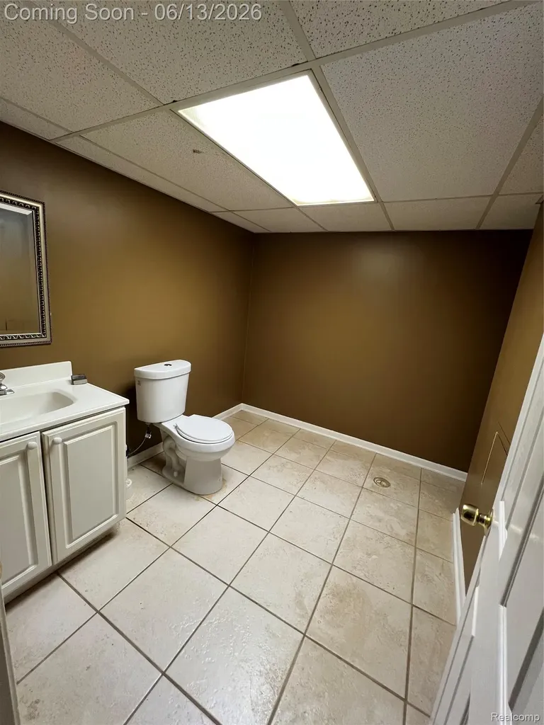45475 Irvine Drive Novi City MI 48374