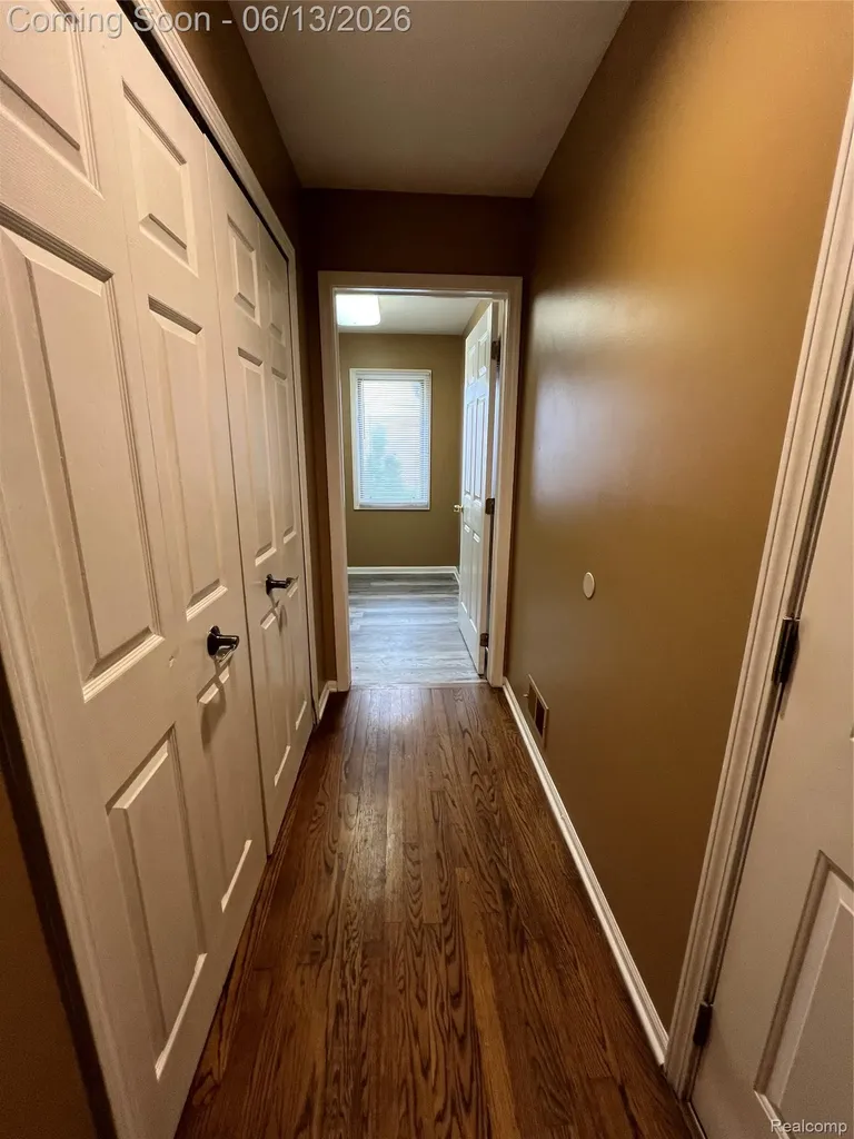 45475 Irvine Drive Novi City MI 48374
