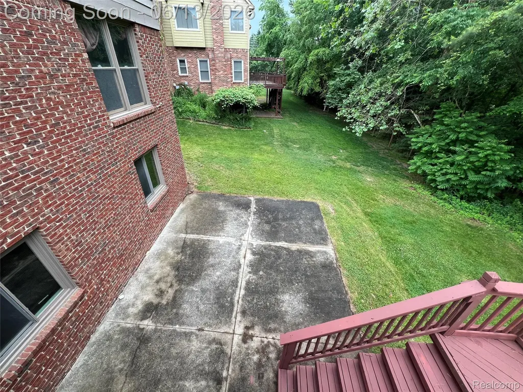 45475 Irvine Drive Novi City MI 48374