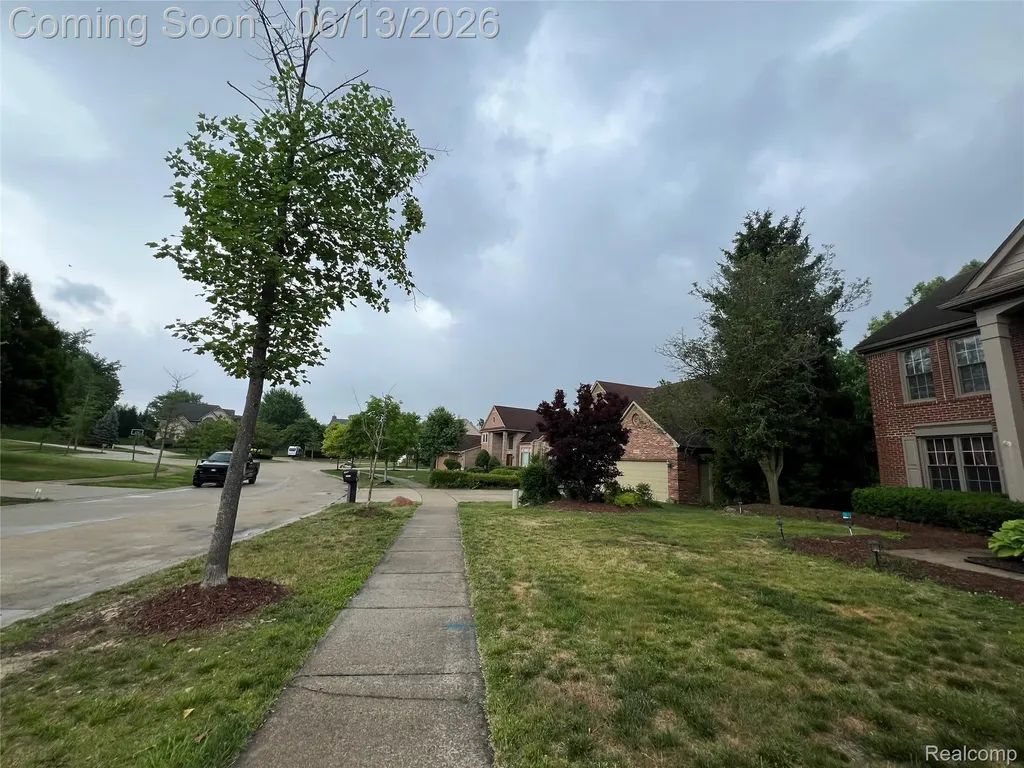 45475 Irvine Drive Novi City MI 48374