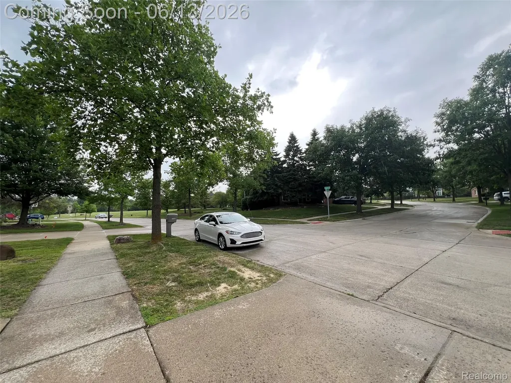 45475 Irvine Drive Novi City MI 48374
