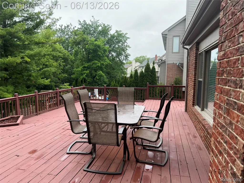 45475 Irvine Drive Novi City MI 48374